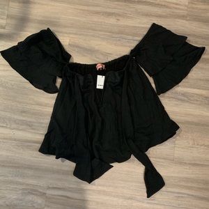 EASTNWEST Label off shoulder wire v front top